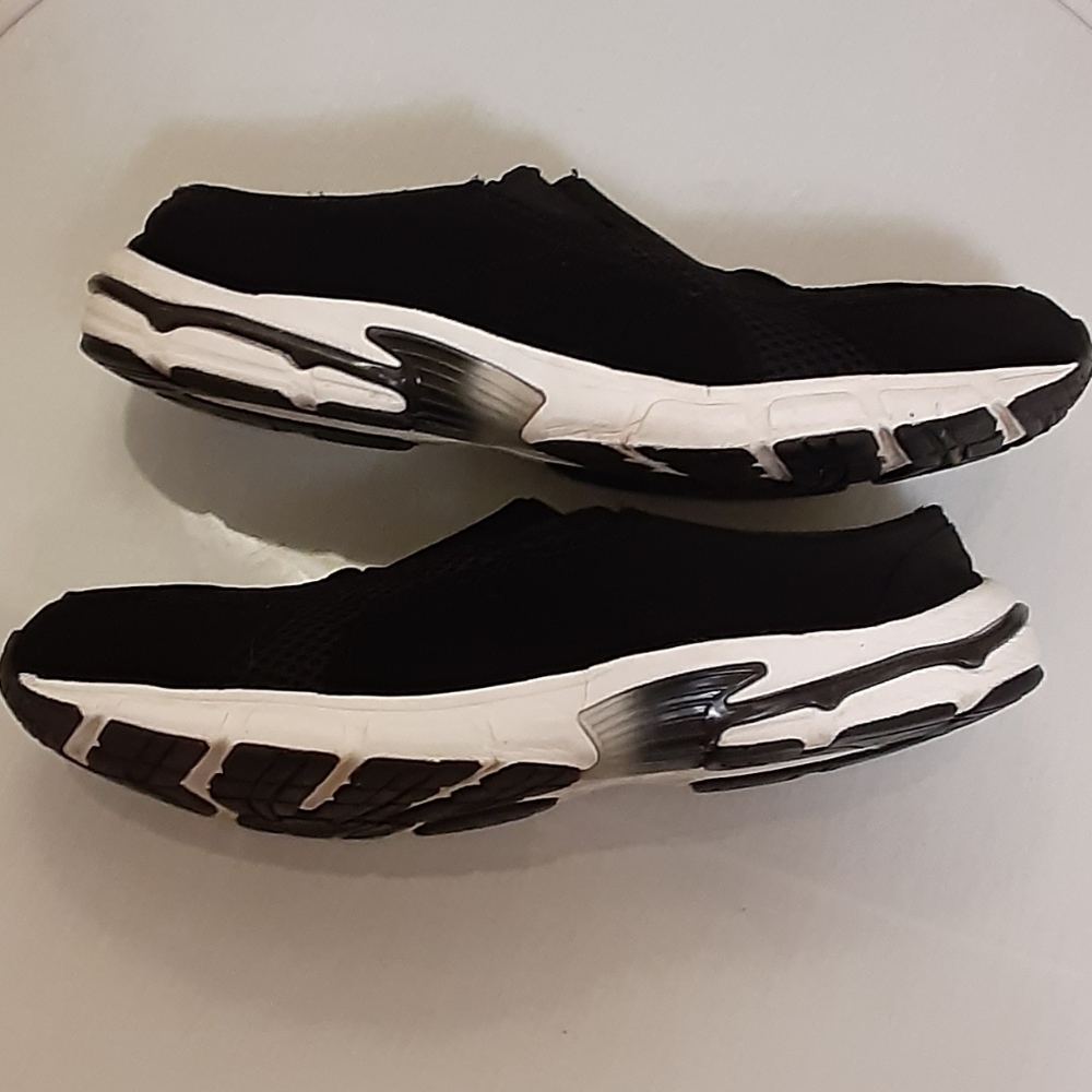 Slip on sneakers